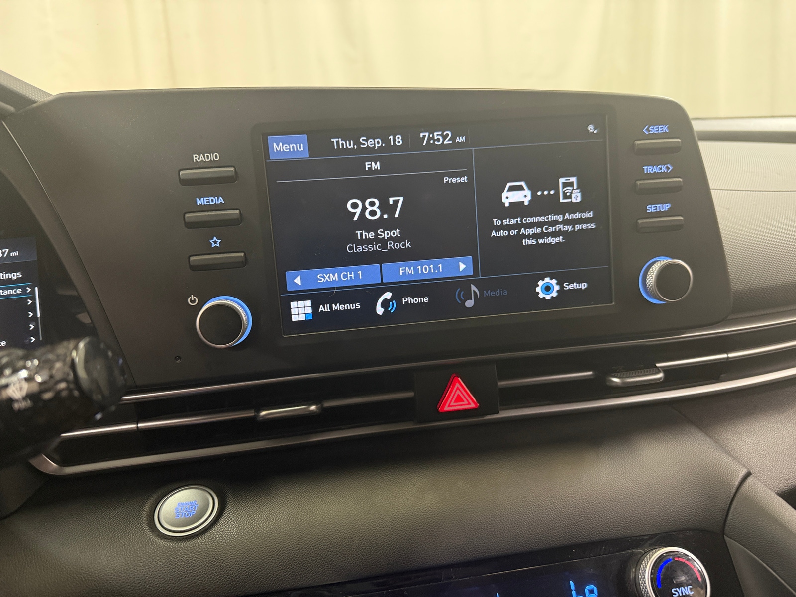 Thumbnail: 2021 Hyundai Elantra - 4