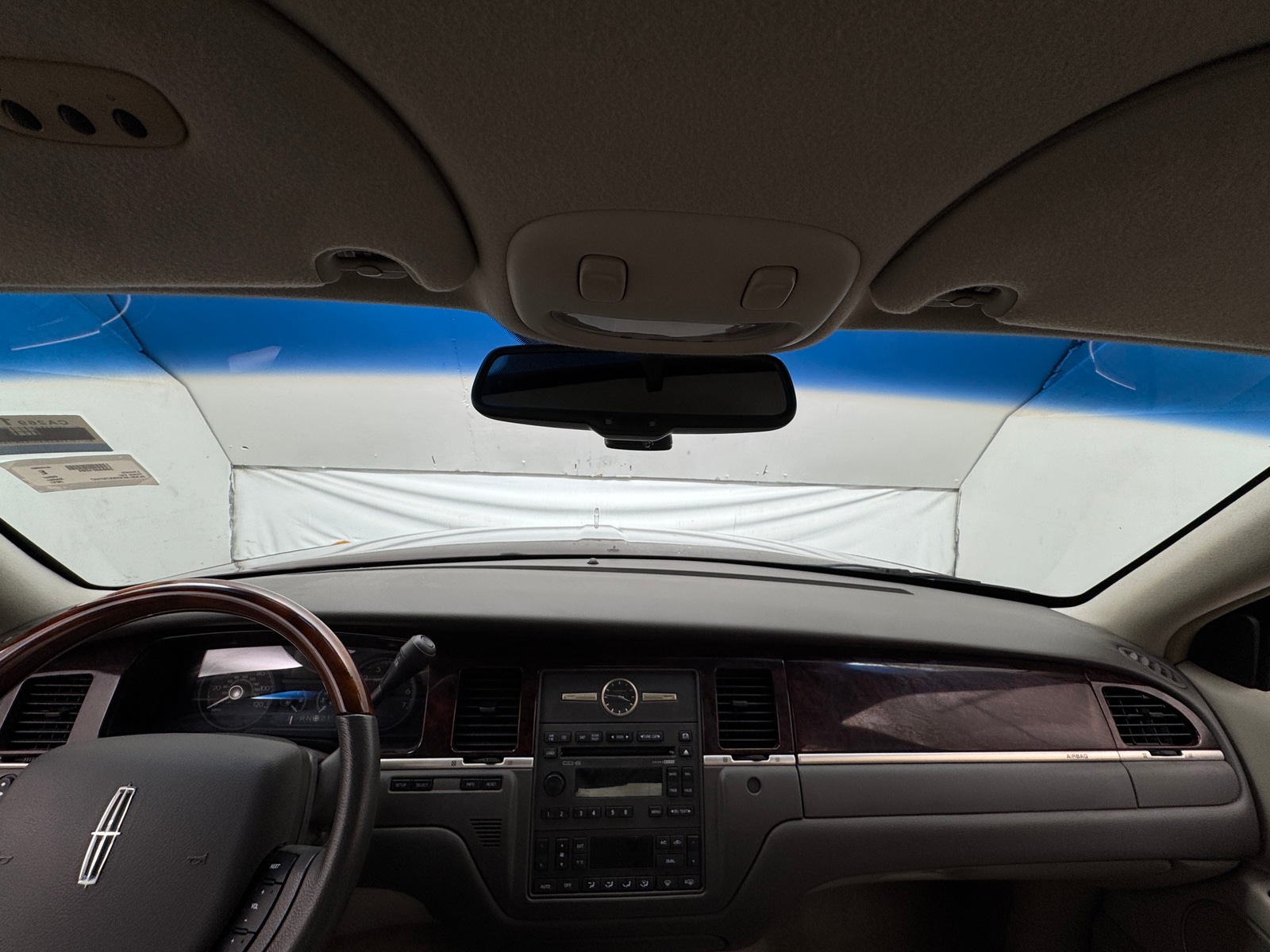 Thumbnail: 2011 Lincoln Town Car - 2