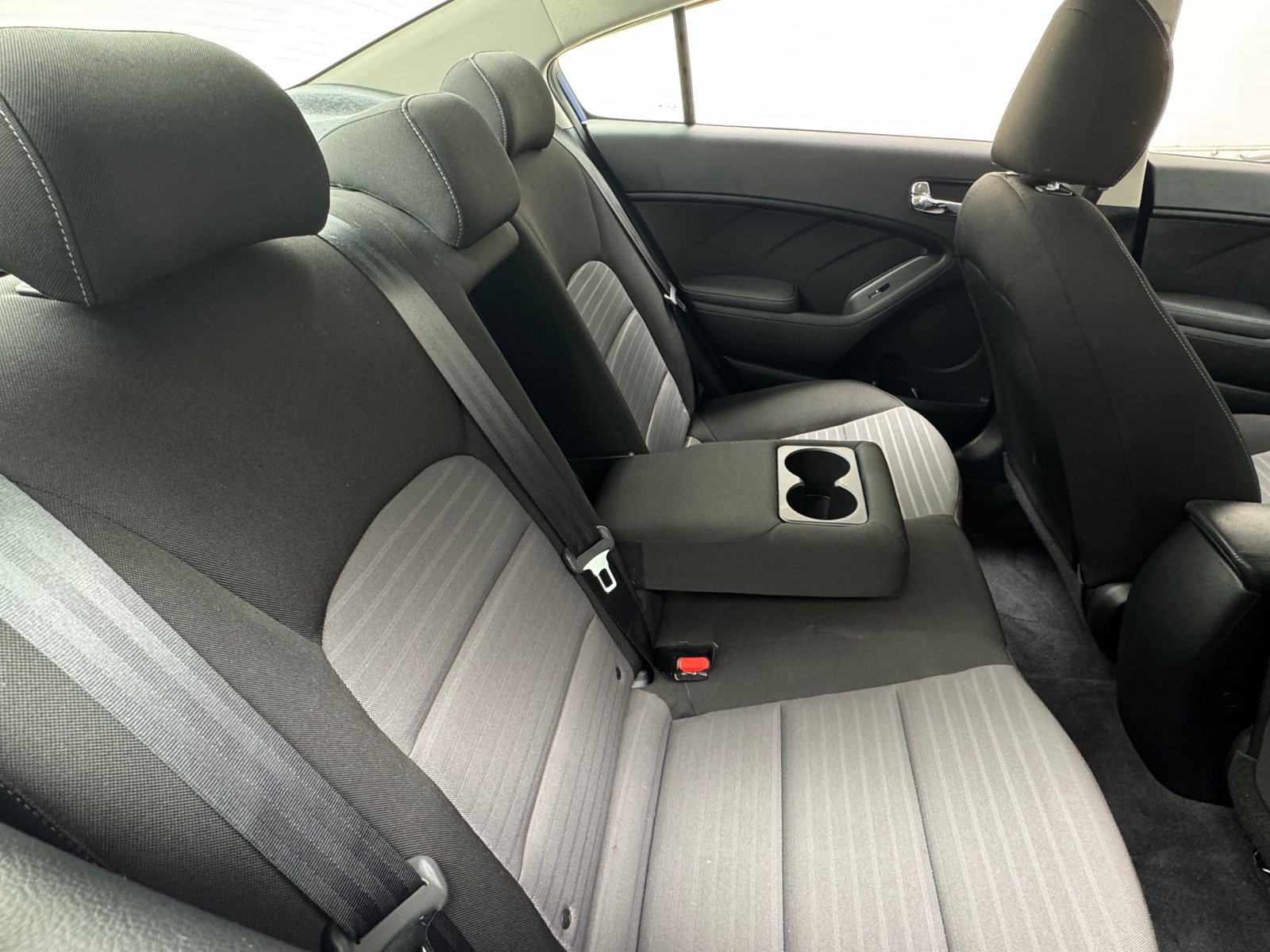Thumbnail: 2017 Kia Forte - 6