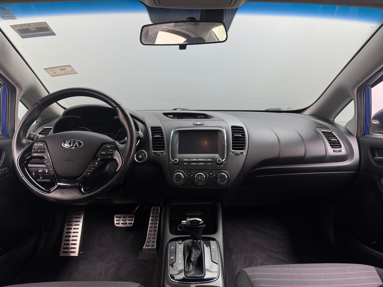 Thumbnail: 2017 Kia Forte - 3