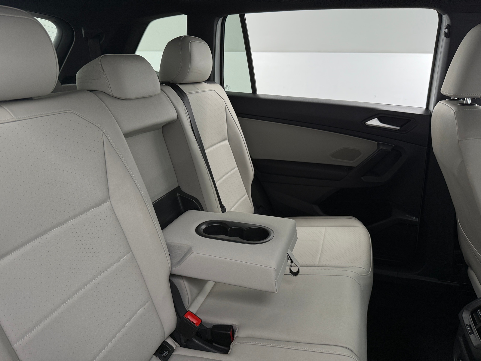 Thumbnail: 2021 Volkswagen Tiguan - 5
