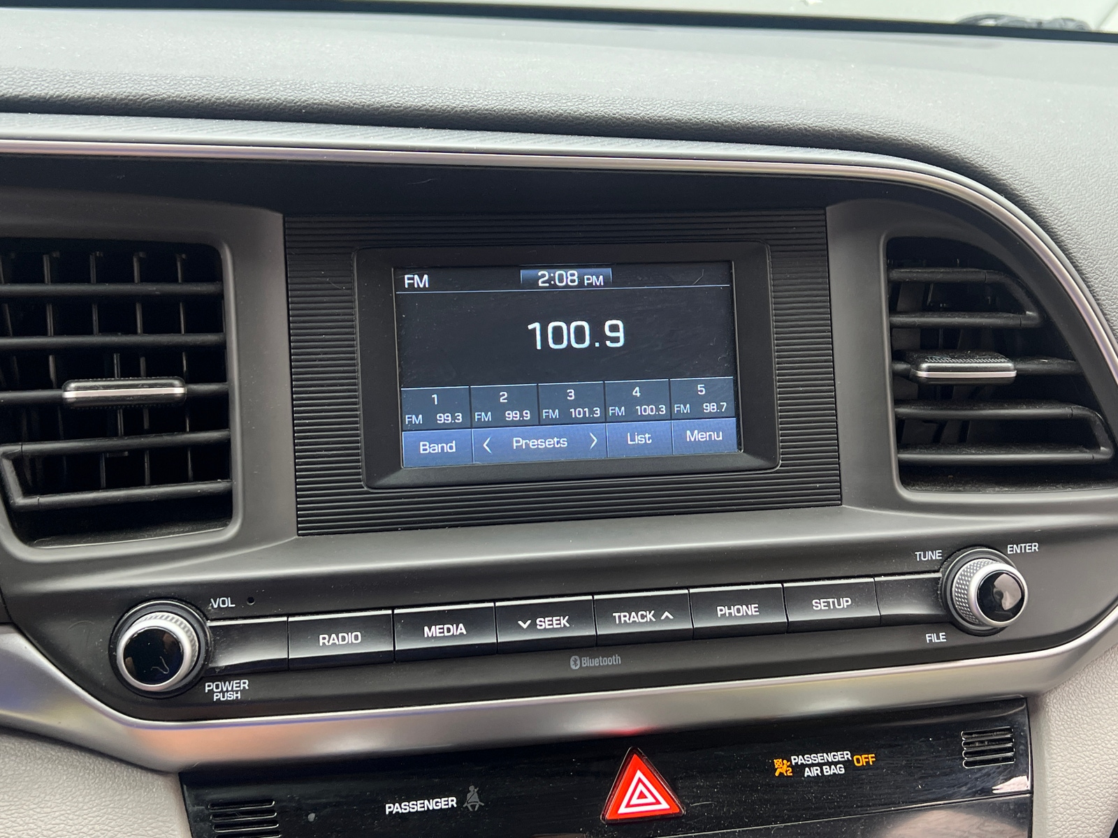 Thumbnail: 2020 Hyundai Elantra - 4