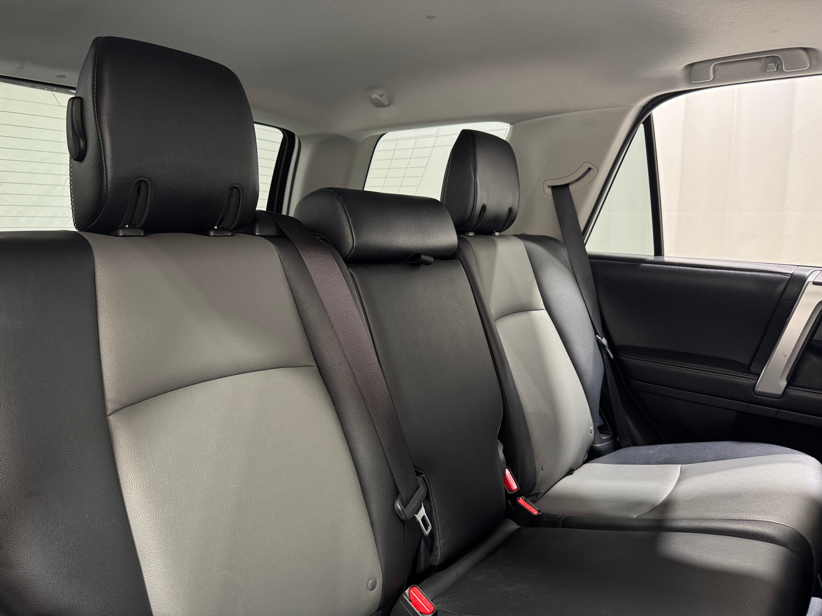 Thumbnail: 2016 Toyota 4Runner - 6
