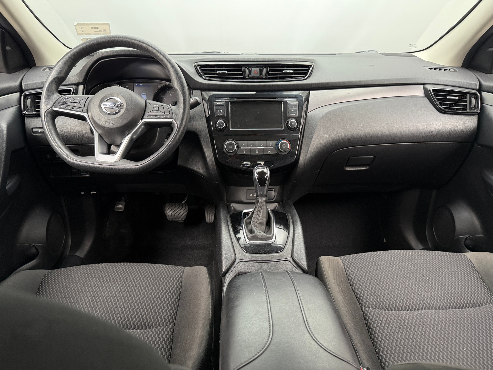 Thumbnail: 2022 Nissan Rogue Sport - 3