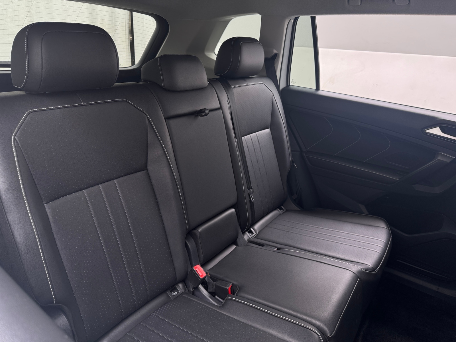 Thumbnail: 2024 Volkswagen Tiguan - 5