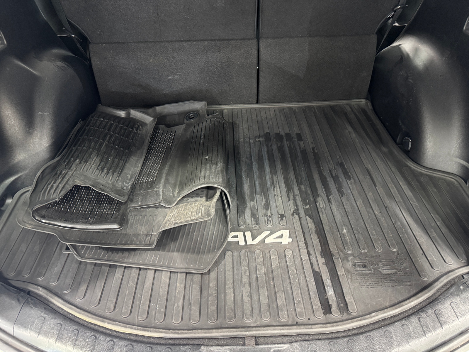 Thumbnail: 2017 Toyota RAV4 - 7