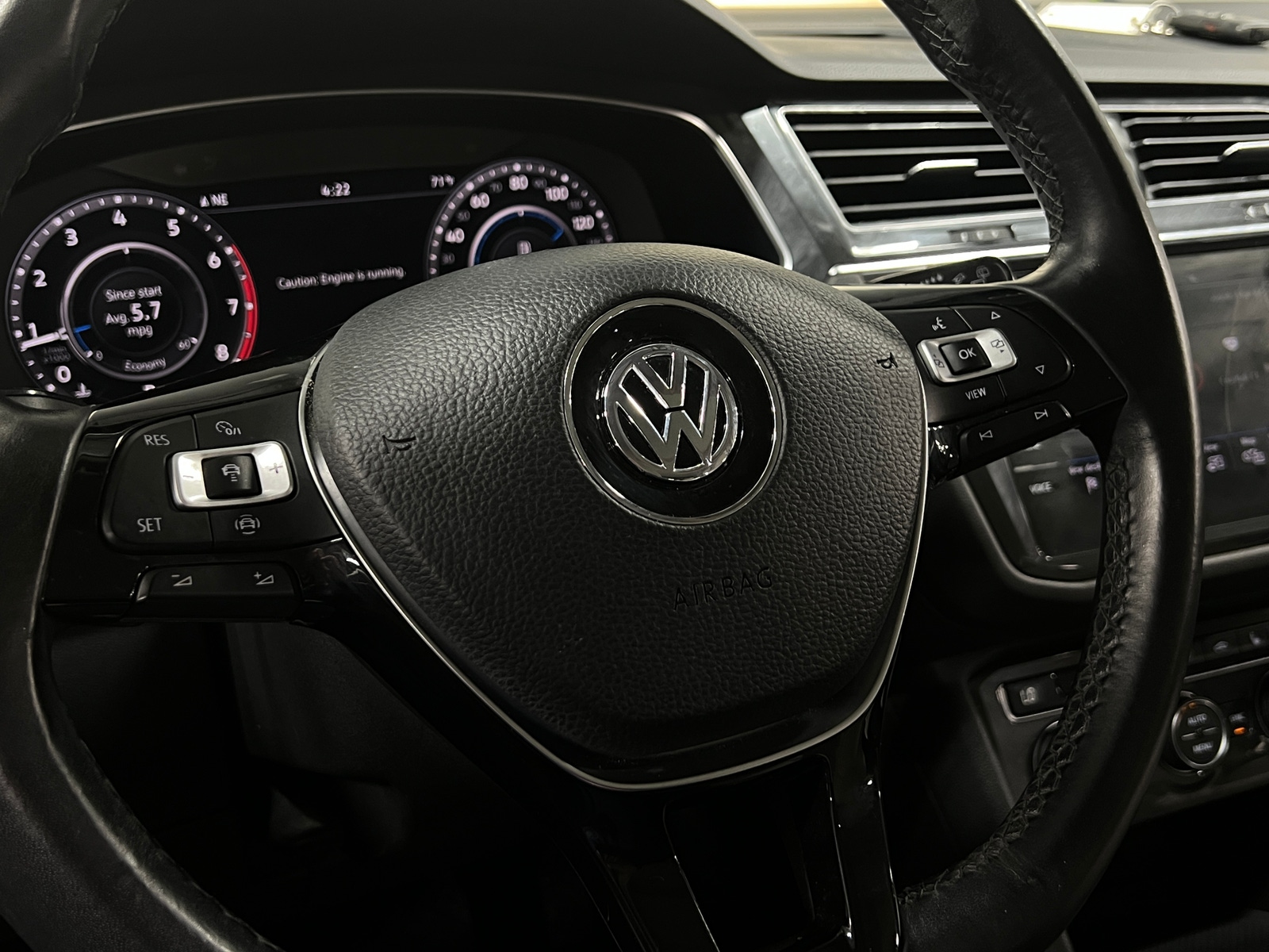 Thumbnail: 2019 Volkswagen Tiguan - 4