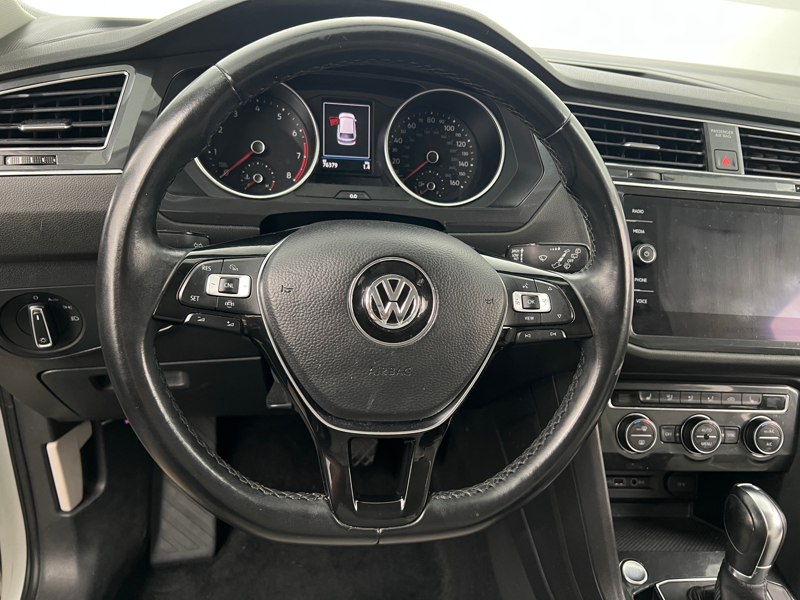 Thumbnail: 2019 Volkswagen Tiguan - 4