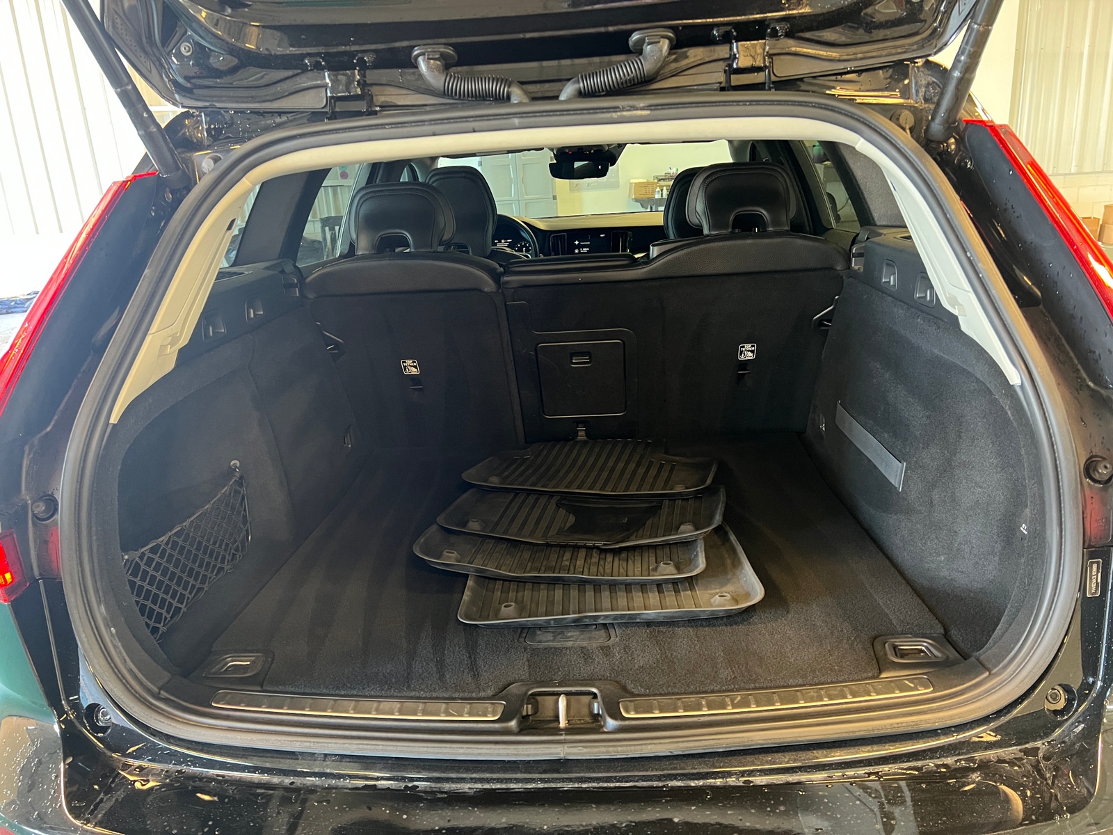 Thumbnail: 2020 Volvo V60 - 6