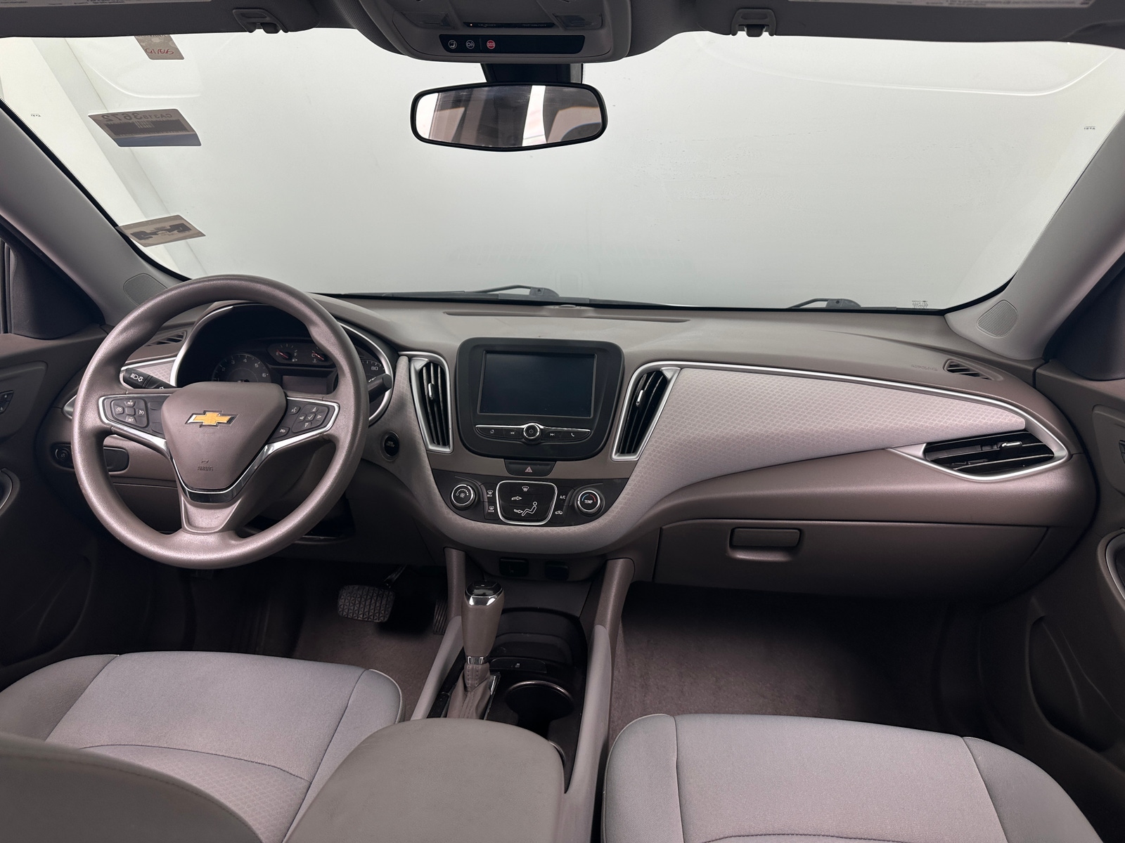 Thumbnail: 2018 Chevrolet Malibu - 3
