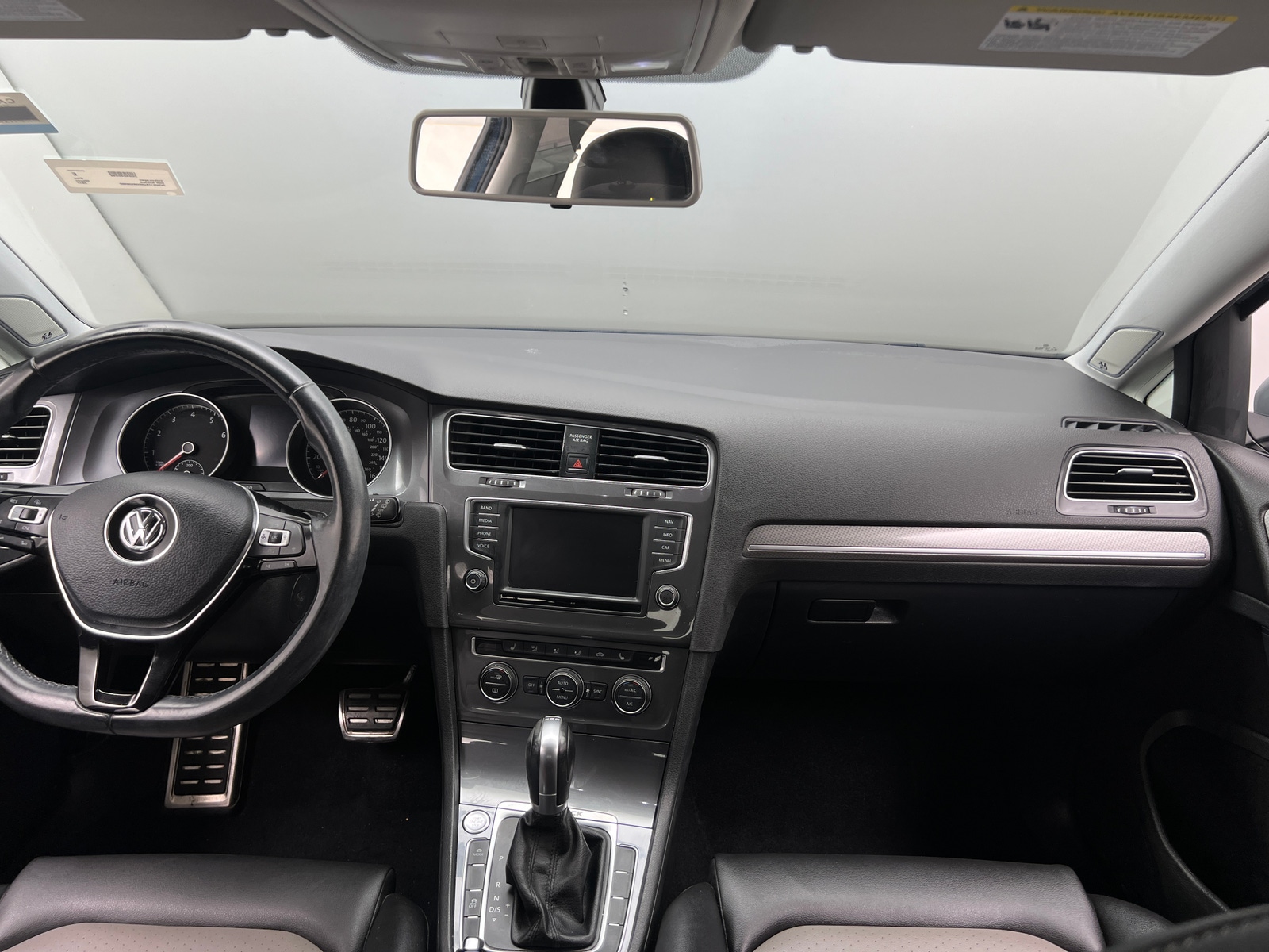 Thumbnail: 2017 Volkswagen Golf - 2