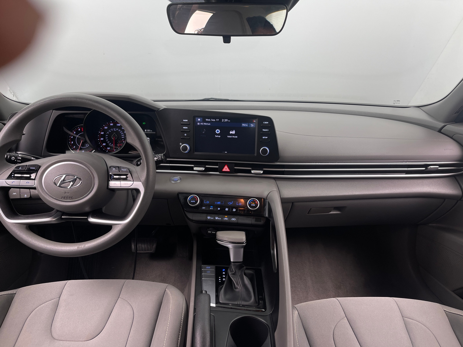 Thumbnail: 2022 Hyundai Elantra - 3