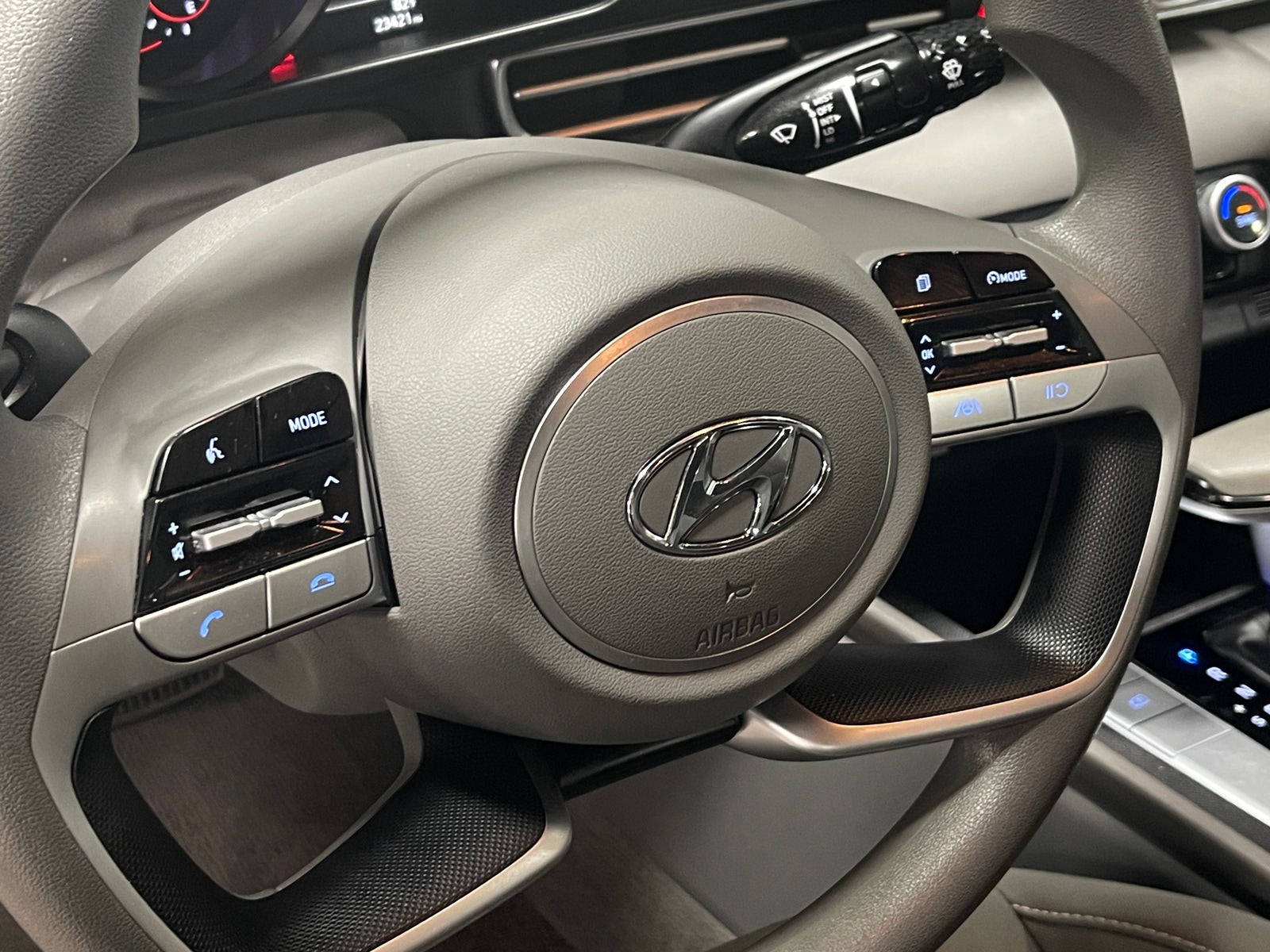 Thumbnail: 2022 Hyundai Elantra - 5