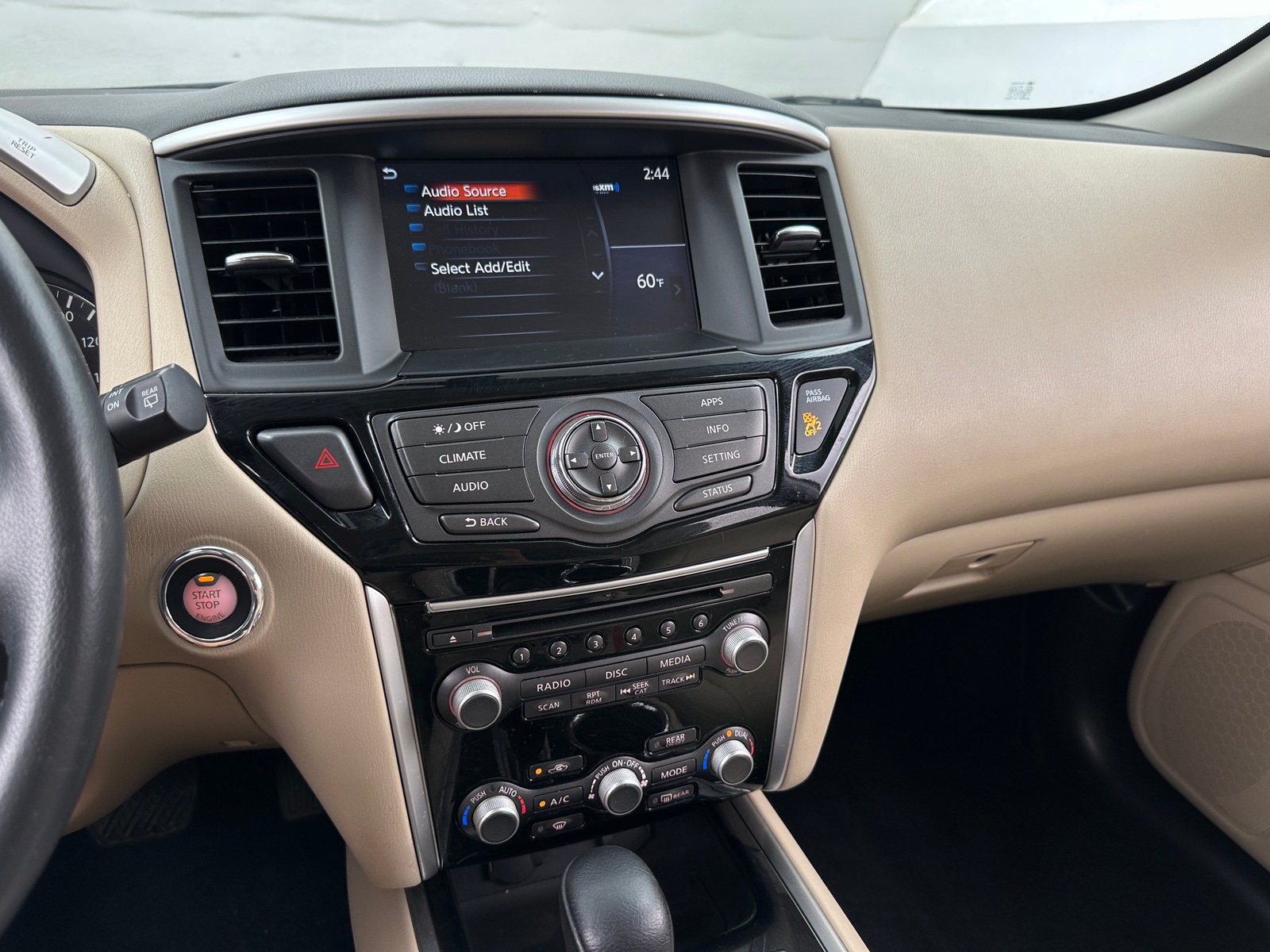 Thumbnail: 2017 Nissan Pathfinder - 4