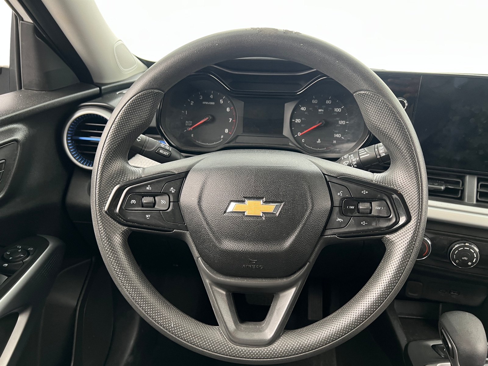 Thumbnail: 2024 Chevrolet Trax - 5