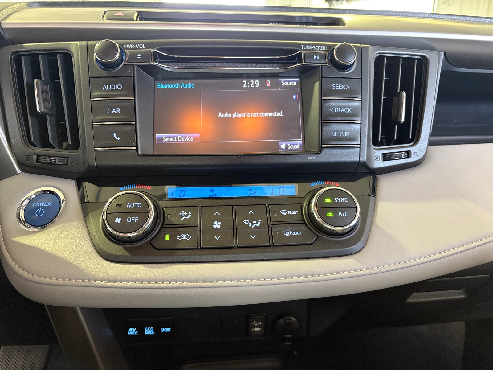 Thumbnail: 2018 Toyota RAV4 - 4