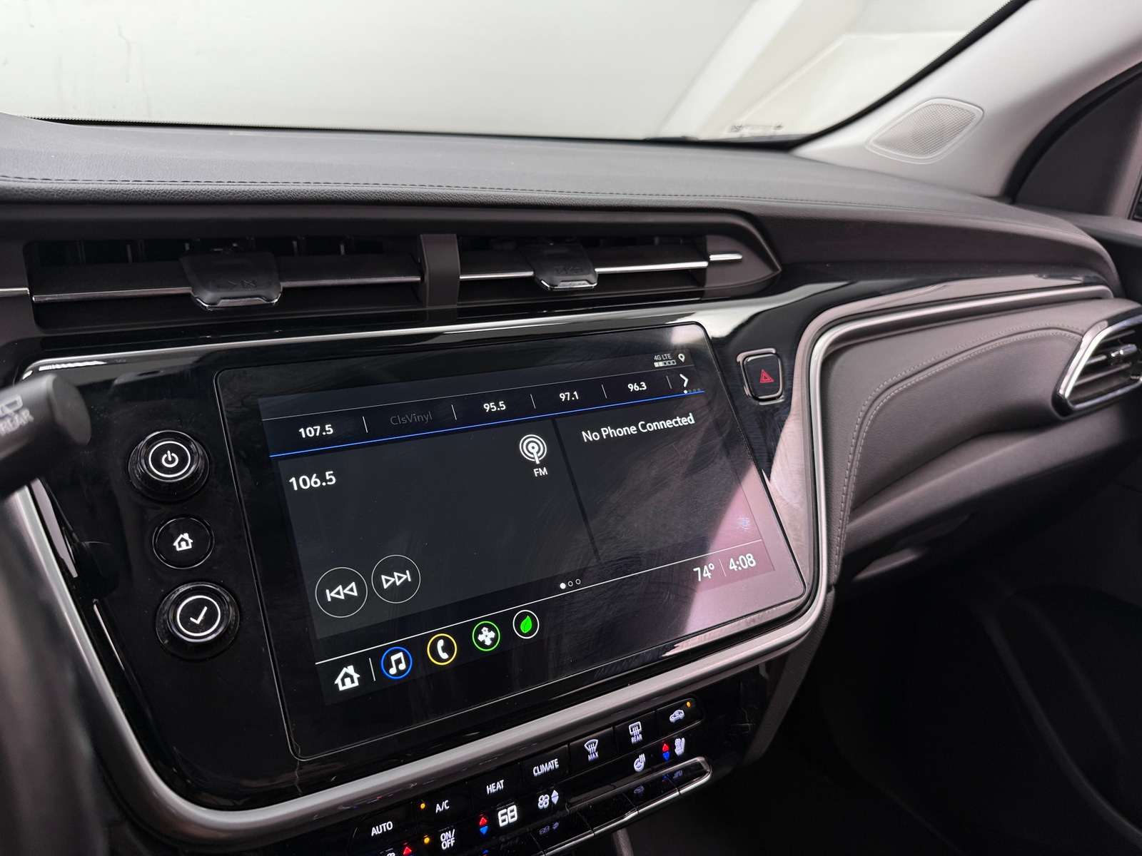 Thumbnail: 2023 Chevrolet Bolt EUV - 3