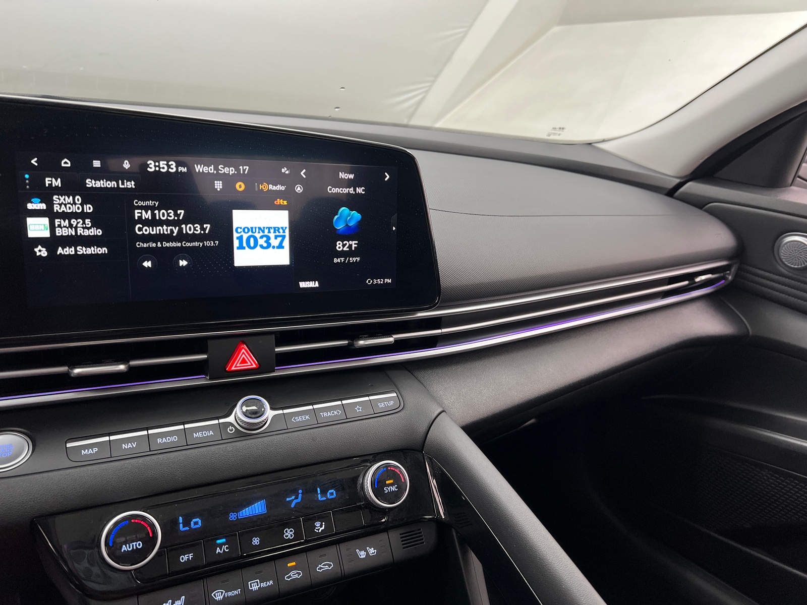 Thumbnail: 2023 Hyundai Elantra - 4