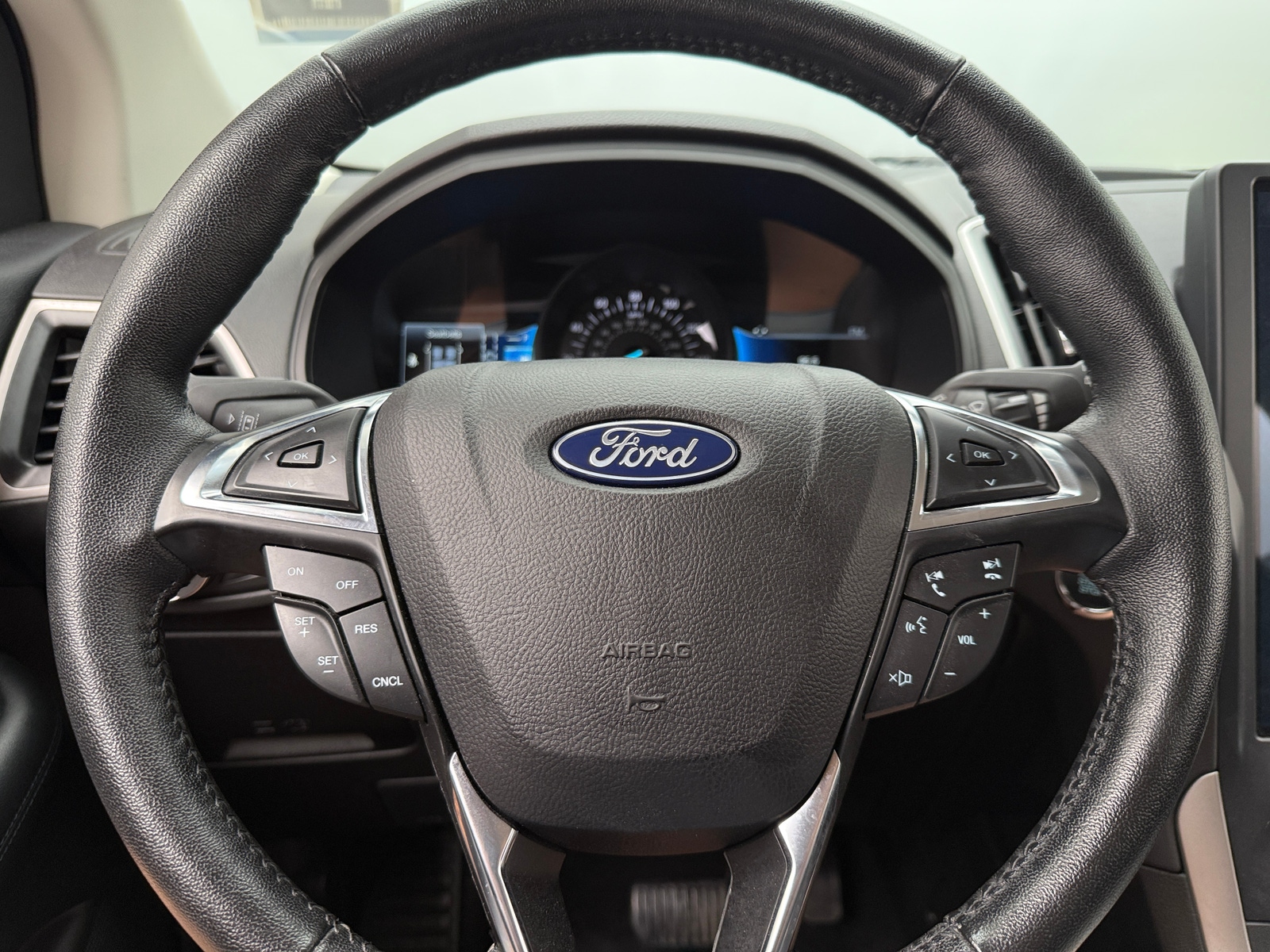 Thumbnail: 2022 Ford Edge - 4