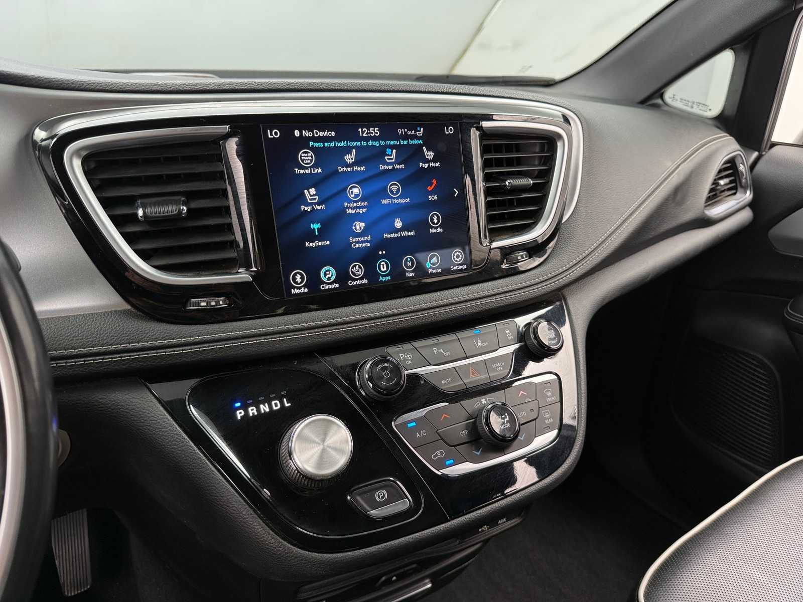 Thumbnail: 2020 Chrysler Pacifica - 3