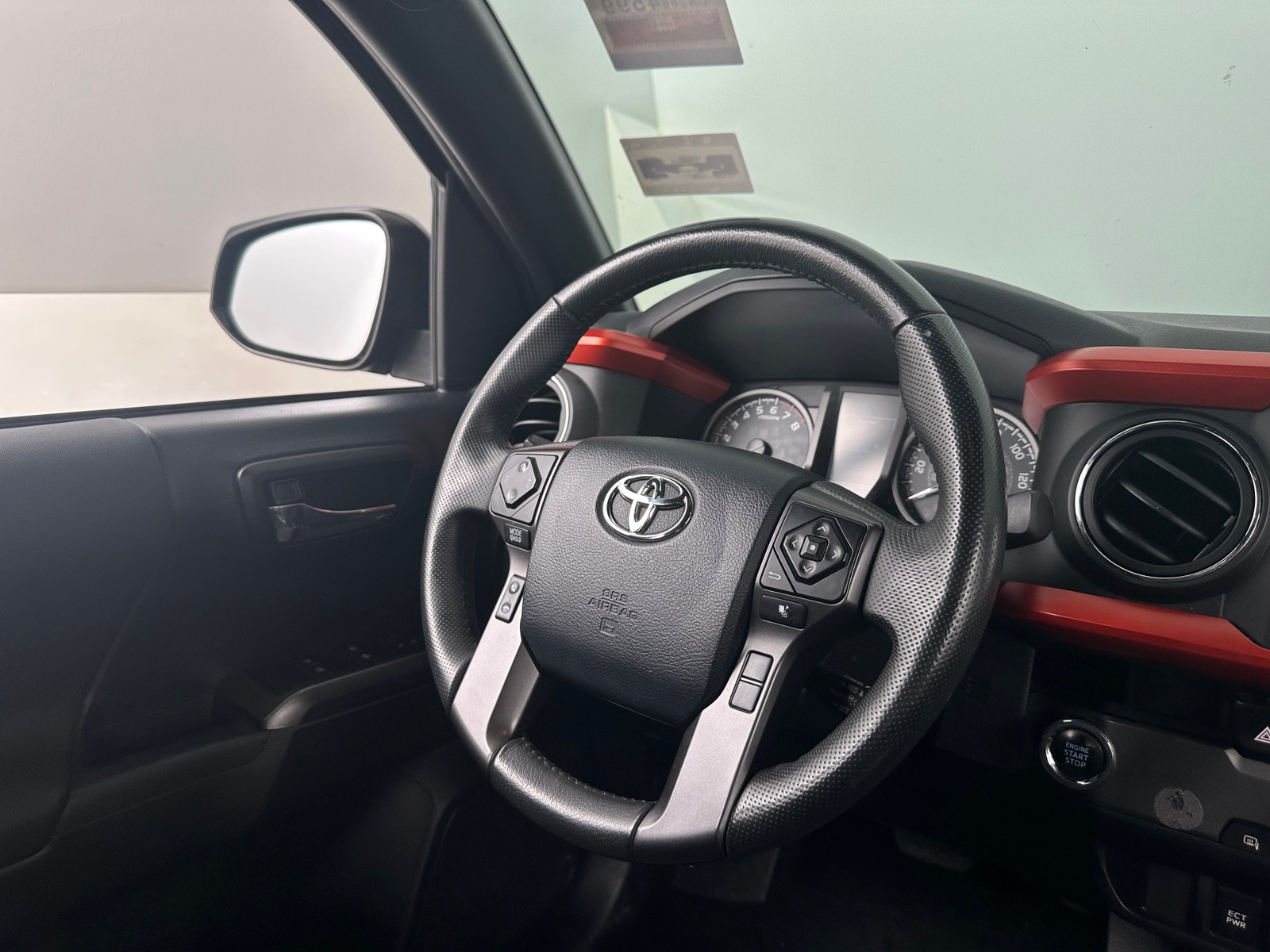 Thumbnail: 2018 Toyota Tacoma - 5