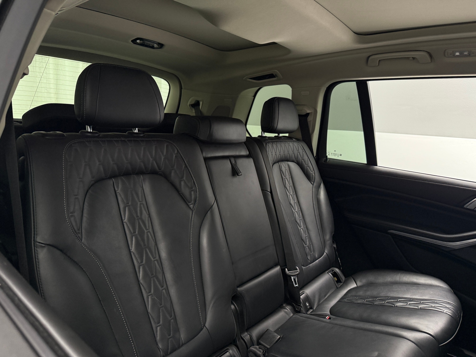 Thumbnail: 2023 BMW X7 - 5