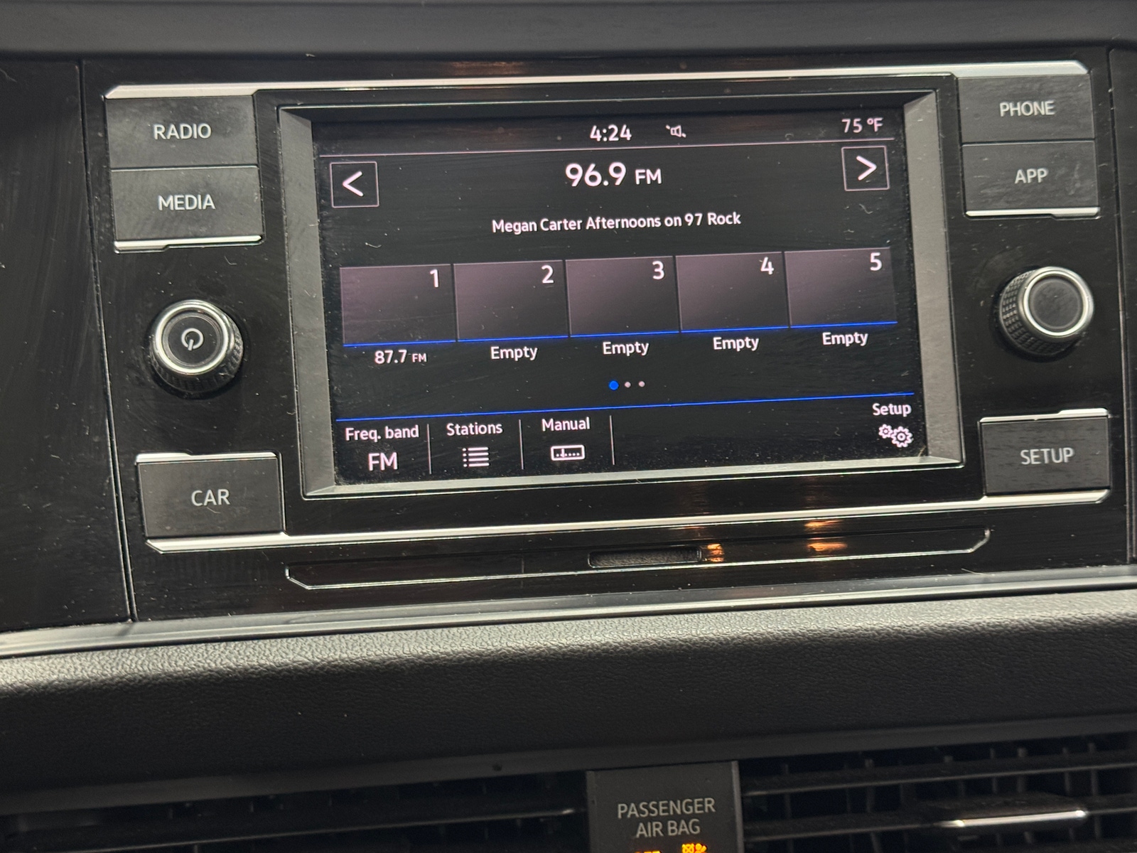 Thumbnail: 2019 Volkswagen Jetta - 4