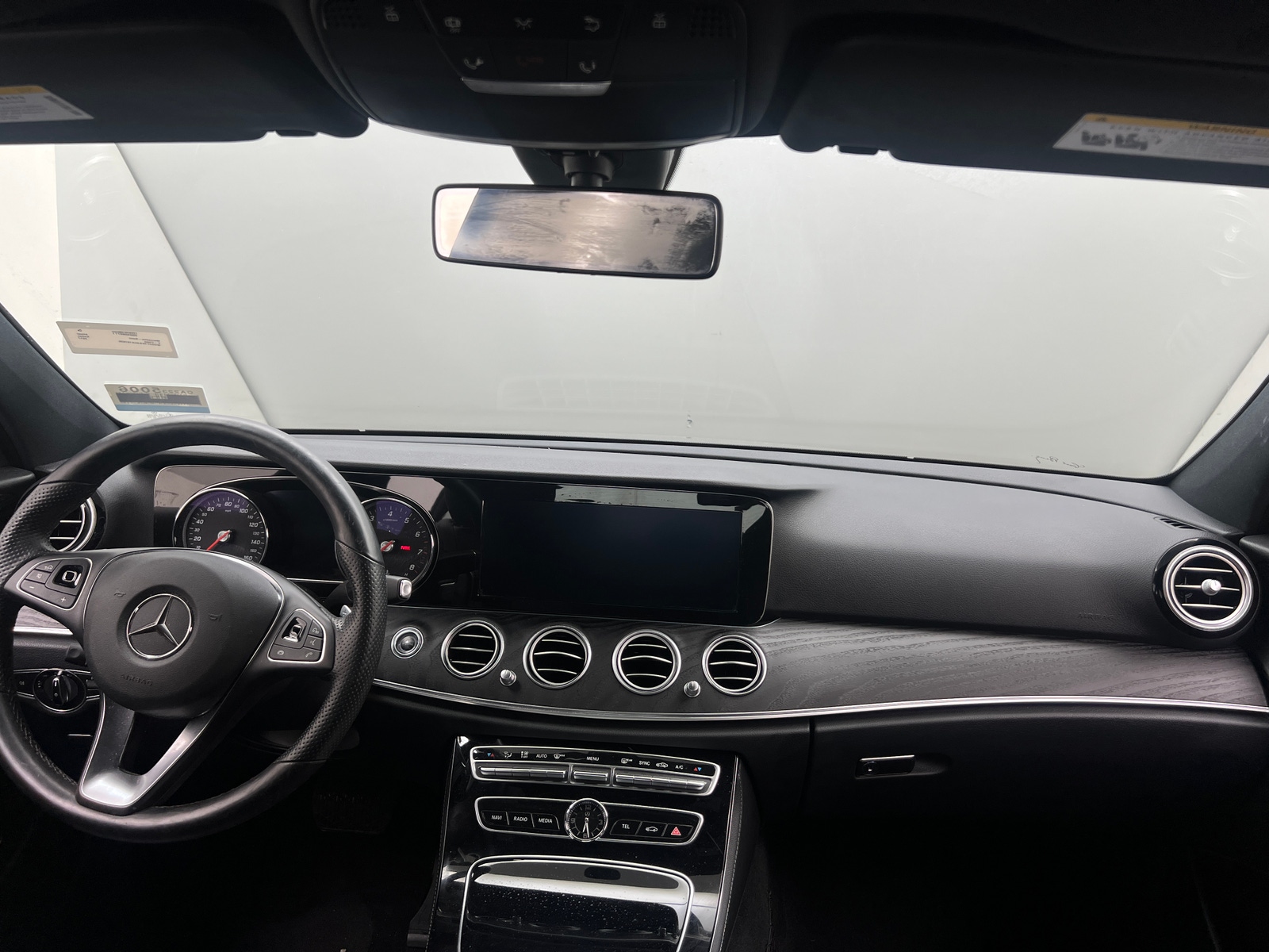 Thumbnail: 2017 Mercedes-Benz E-Class - 2
