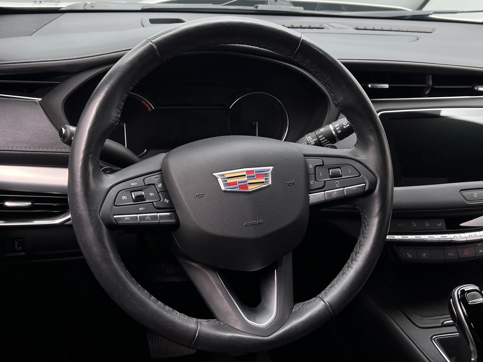 Thumbnail: 2021 Cadillac XT4 - 4