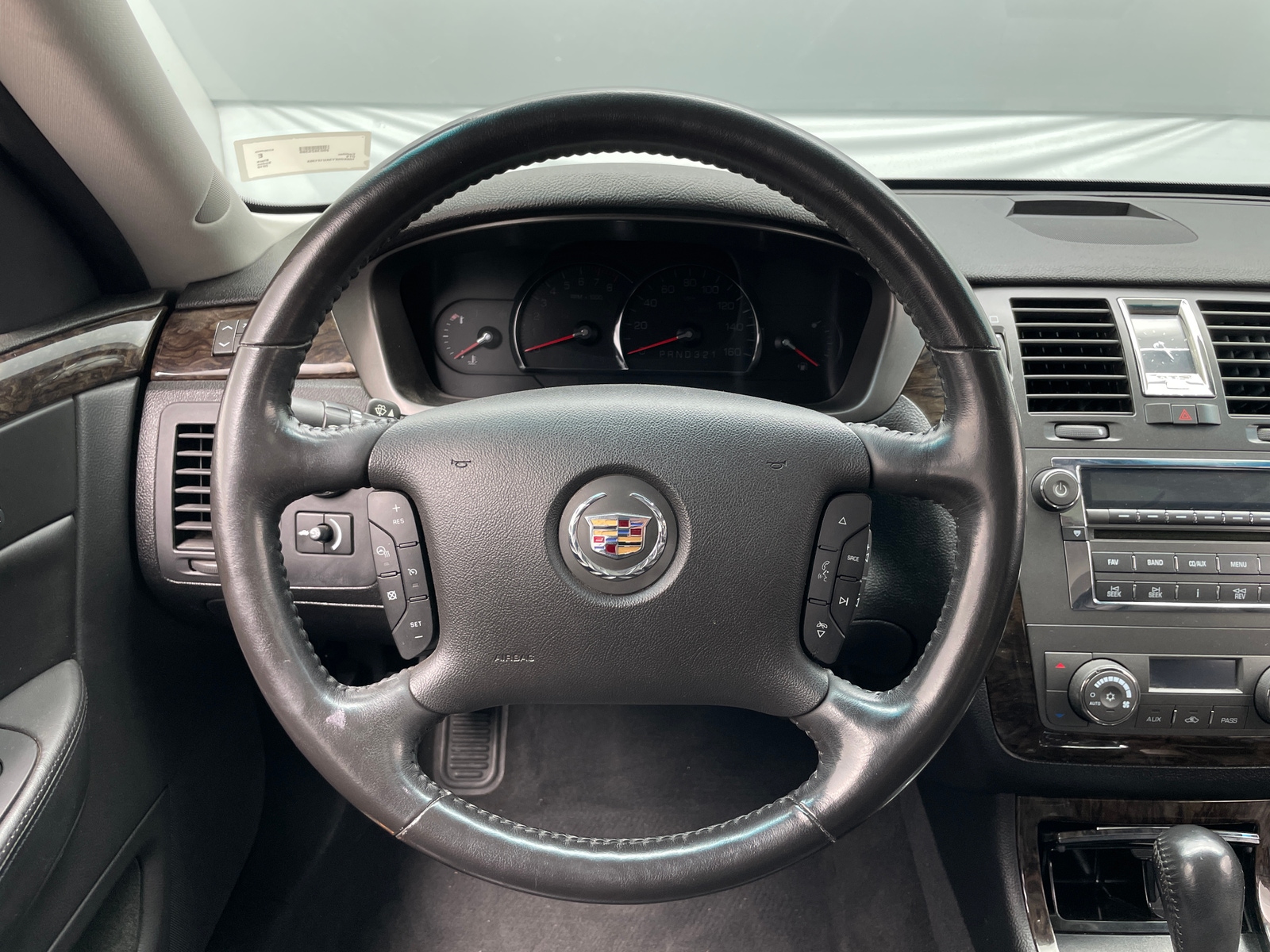 Thumbnail: 2010 Cadillac DTS - 4