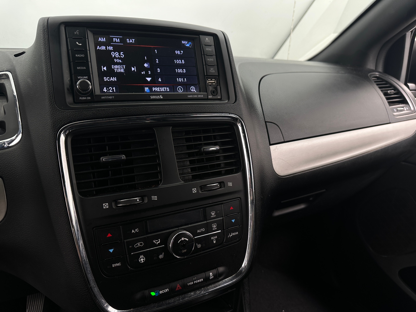 Thumbnail: 2020 Dodge Grand Caravan - 3
