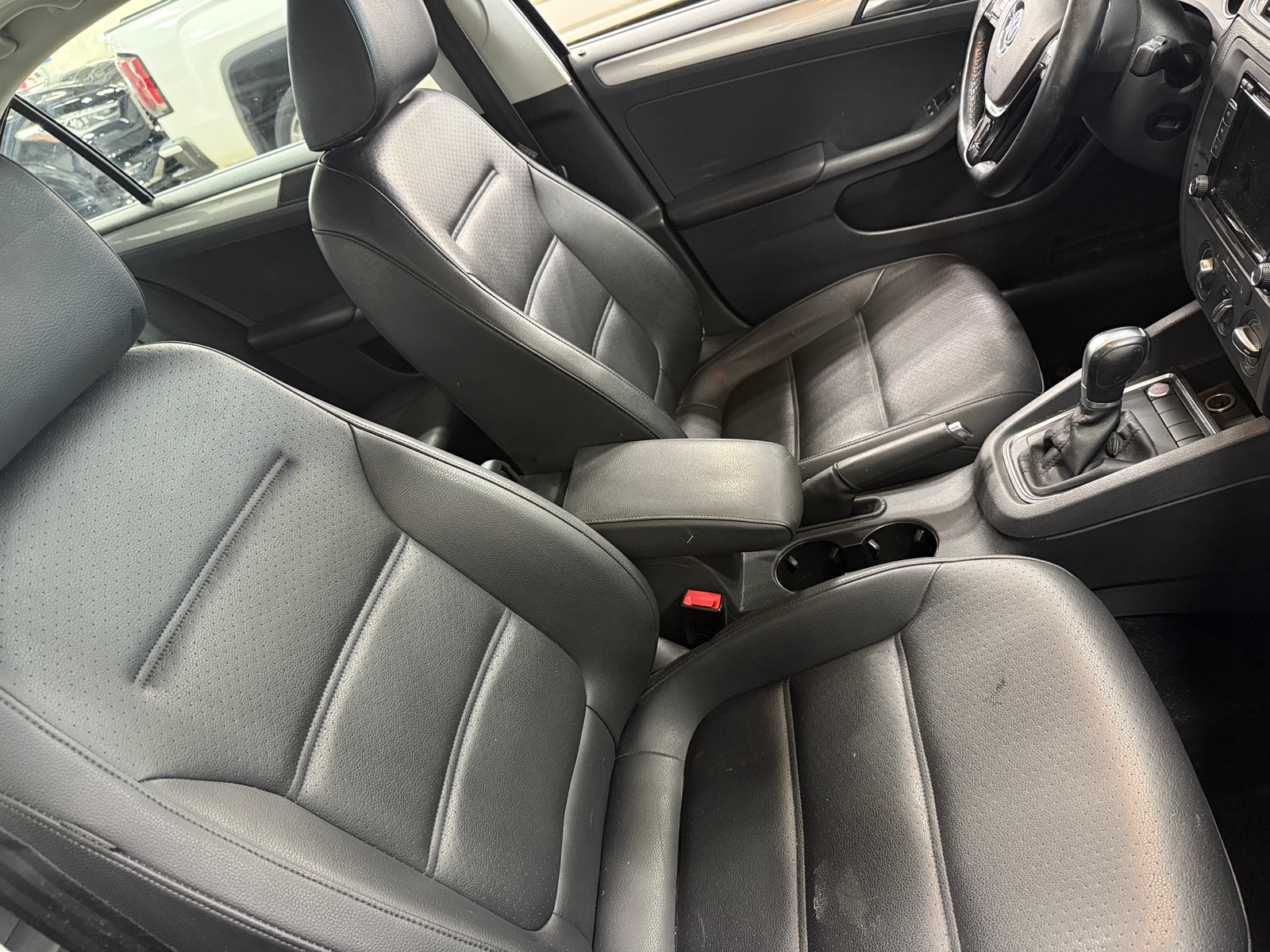 Thumbnail: 2015 Volkswagen Jetta - 2