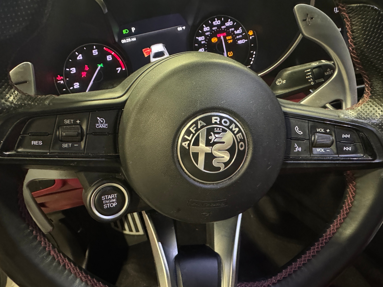 Thumbnail: 2020 Alfa Romeo Giulia - 4