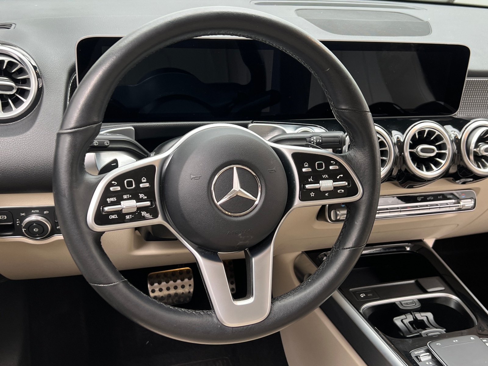 Thumbnail: 2021 Mercedes-Benz GLB - 4