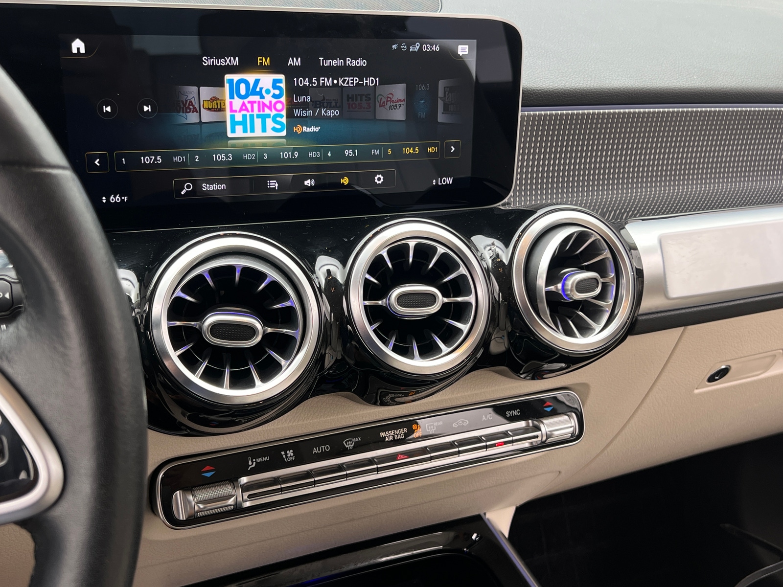 Thumbnail: 2021 Mercedes-Benz GLB - 3