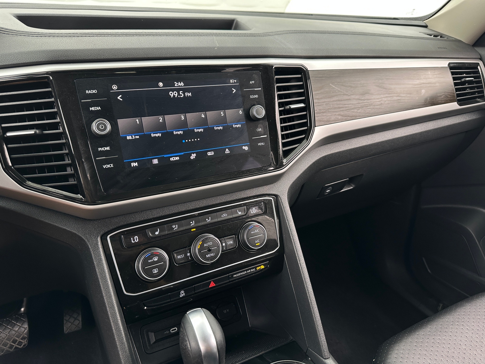 Thumbnail: 2022 Volkswagen Atlas - 3