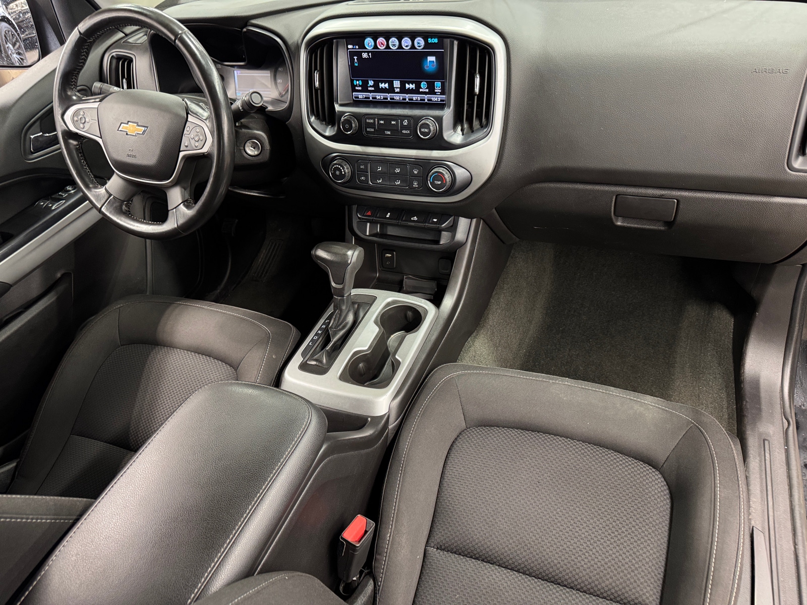 Thumbnail: 2018 Chevrolet Colorado - 3