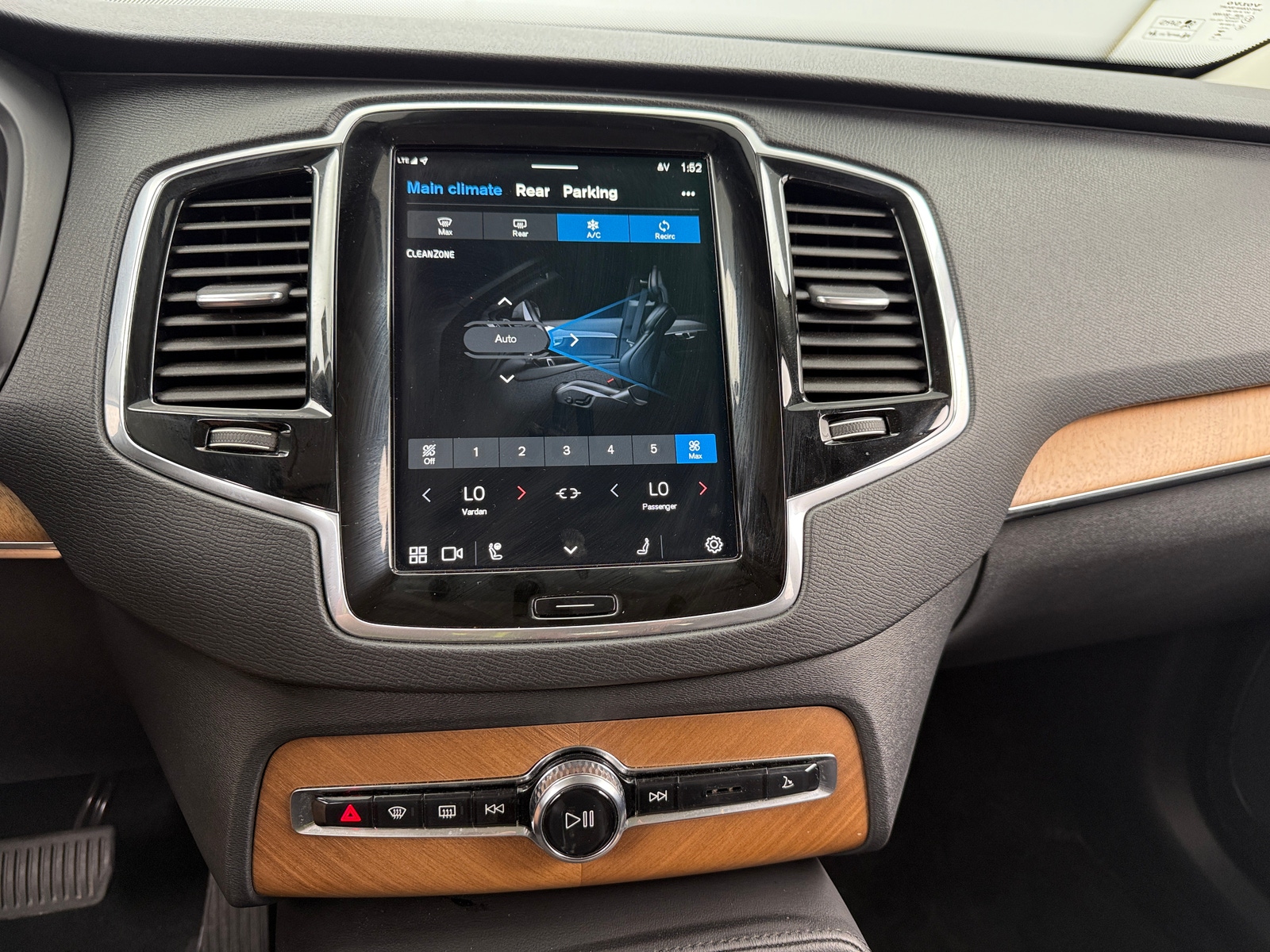 Thumbnail: 2024 Volvo XC90 - 3