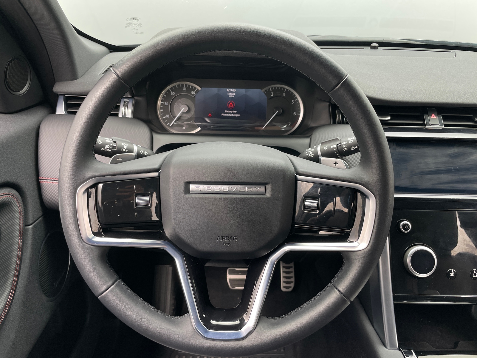 Thumbnail: 2023 Land Rover Discovery Sport - 4