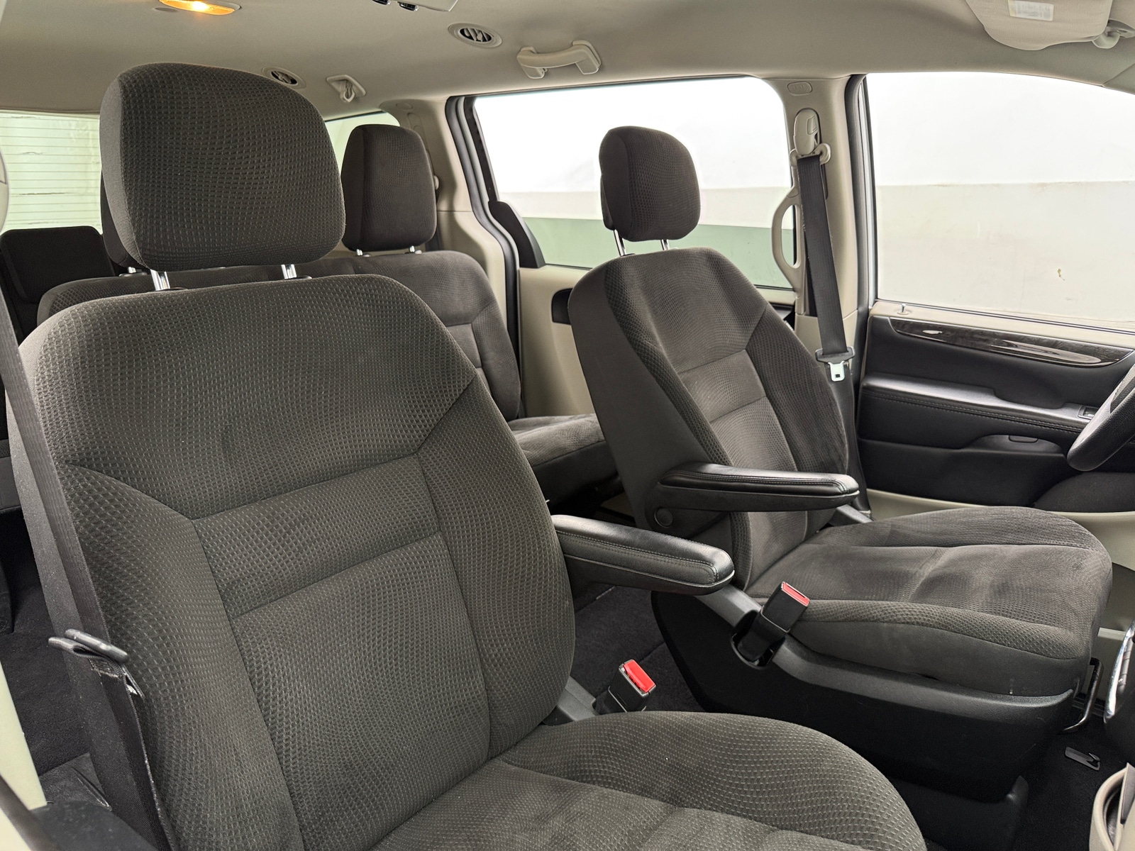 Thumbnail: 2018 Dodge Grand Caravan - 2