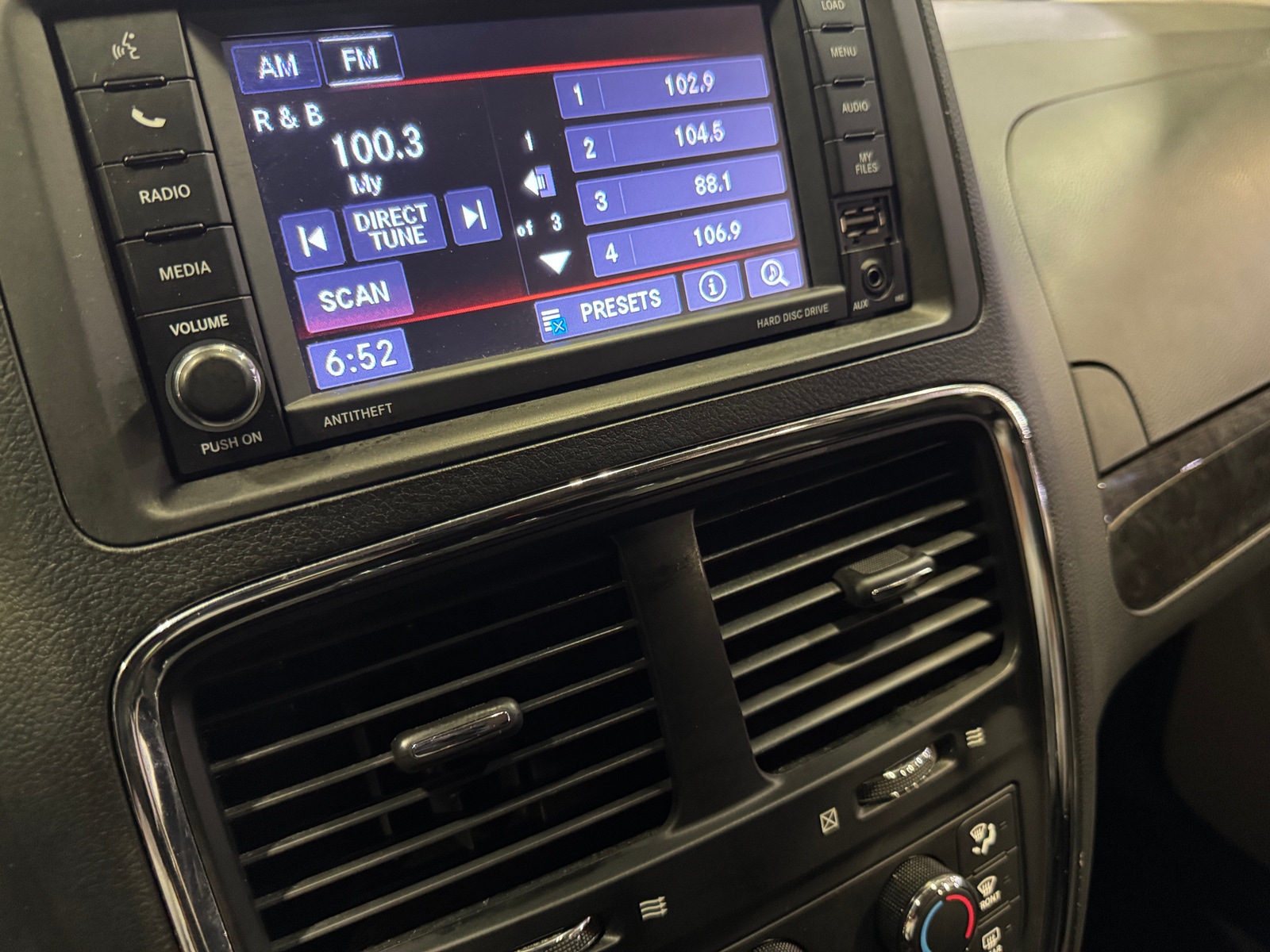 Thumbnail: 2018 Dodge Grand Caravan - 4