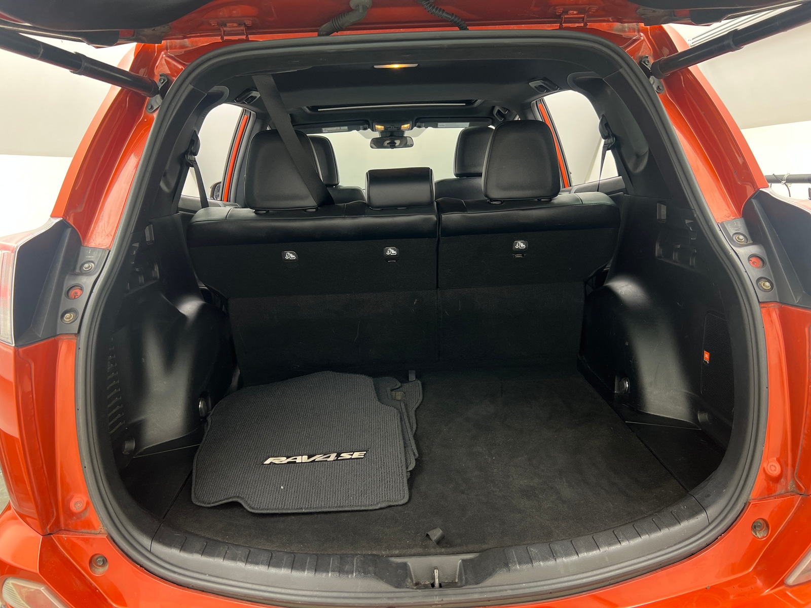 Thumbnail: 2016 Toyota RAV4 - 6