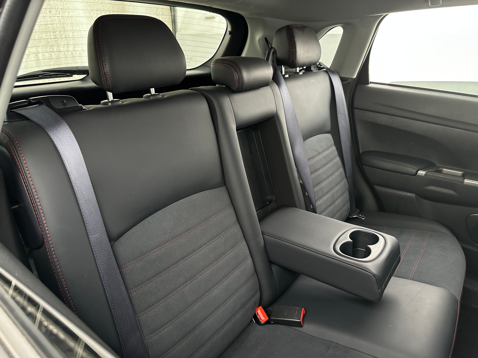 Thumbnail: 2024 Mitsubishi Outlander Sport - 6