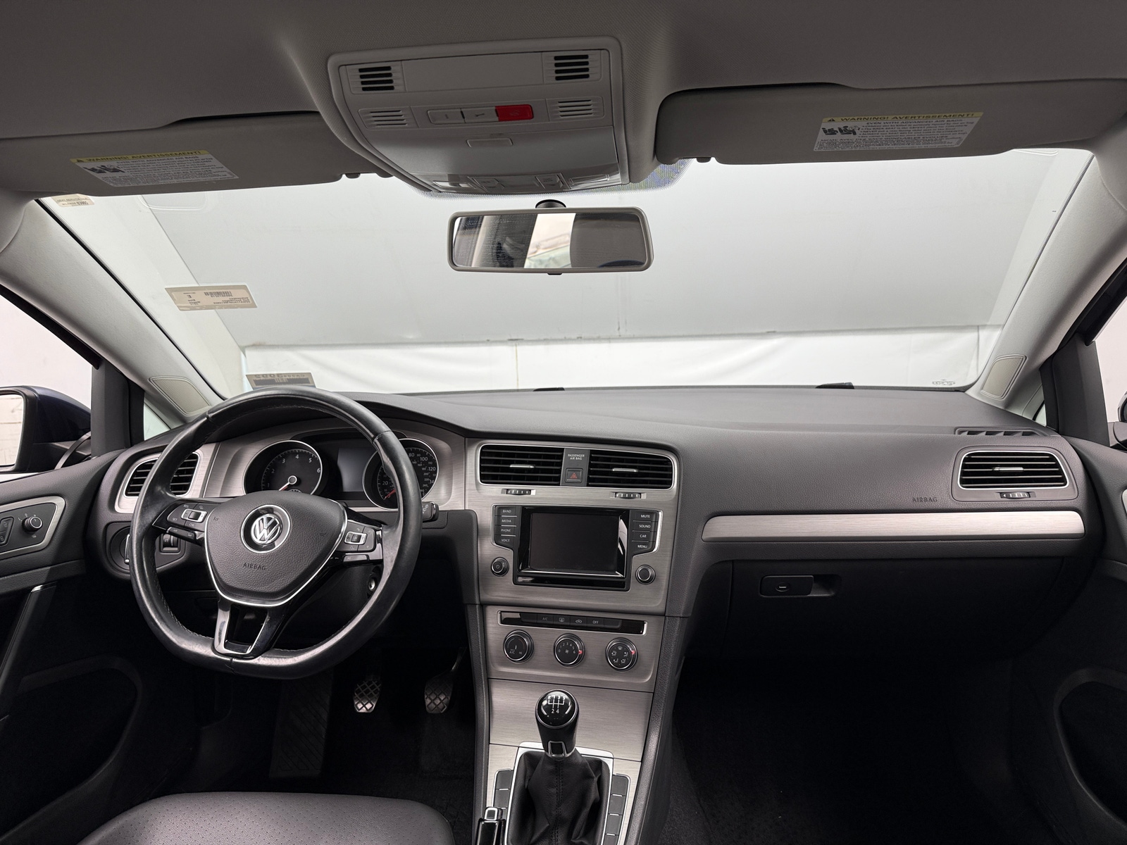 Thumbnail: 2015 Volkswagen e-Golf - 2