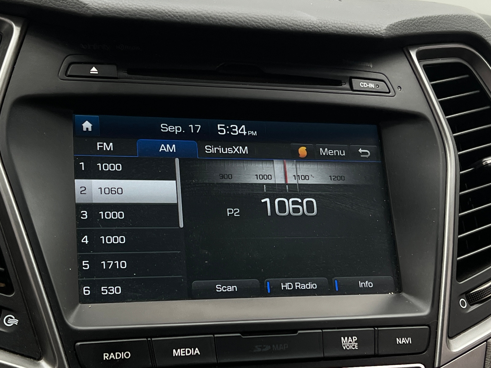 Thumbnail: 2017 Hyundai Santa Fe - 3