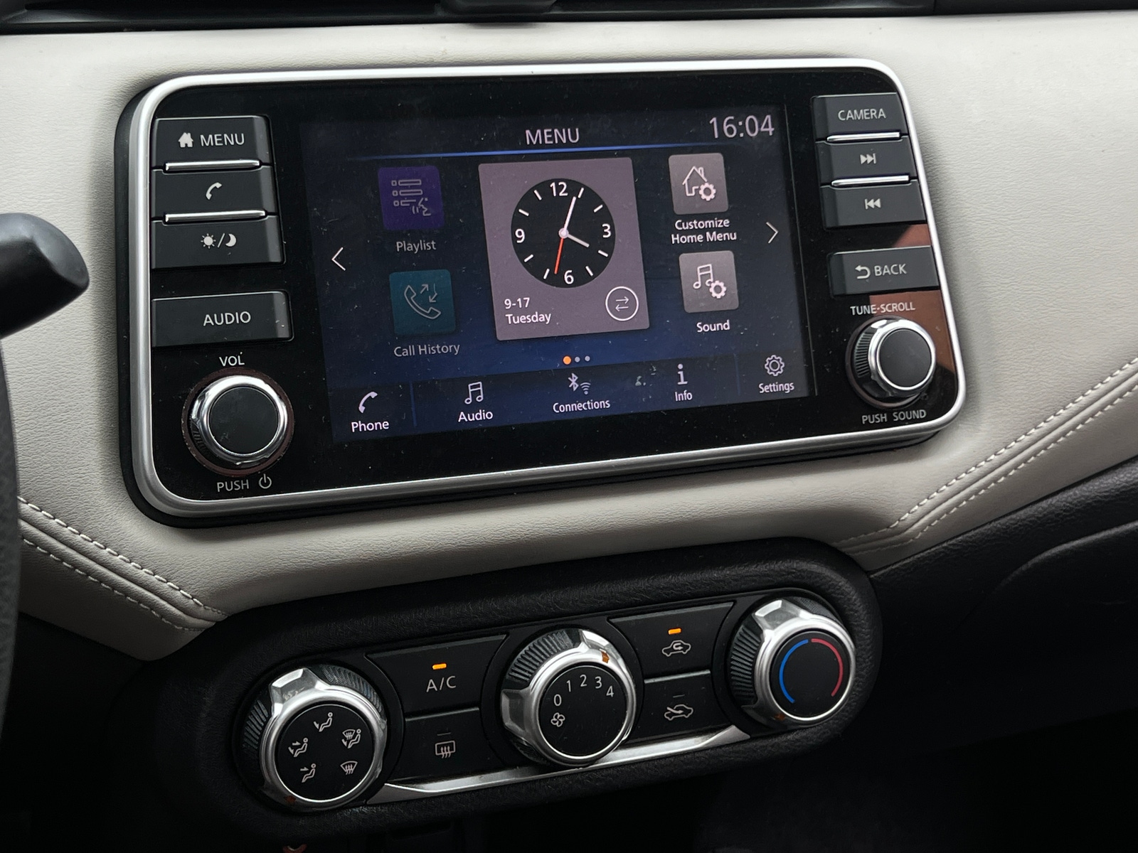 Thumbnail: 2020 Nissan Versa - 4