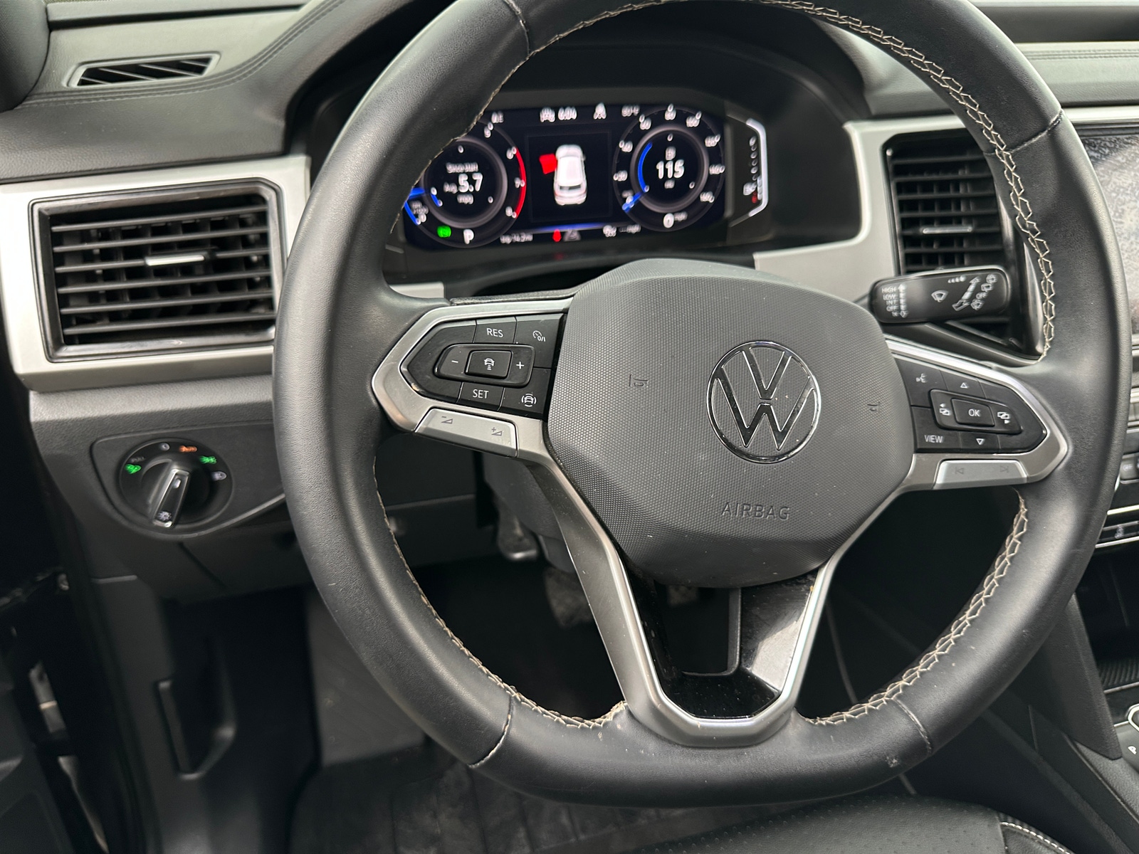 Thumbnail: 2022 Volkswagen Atlas - 4