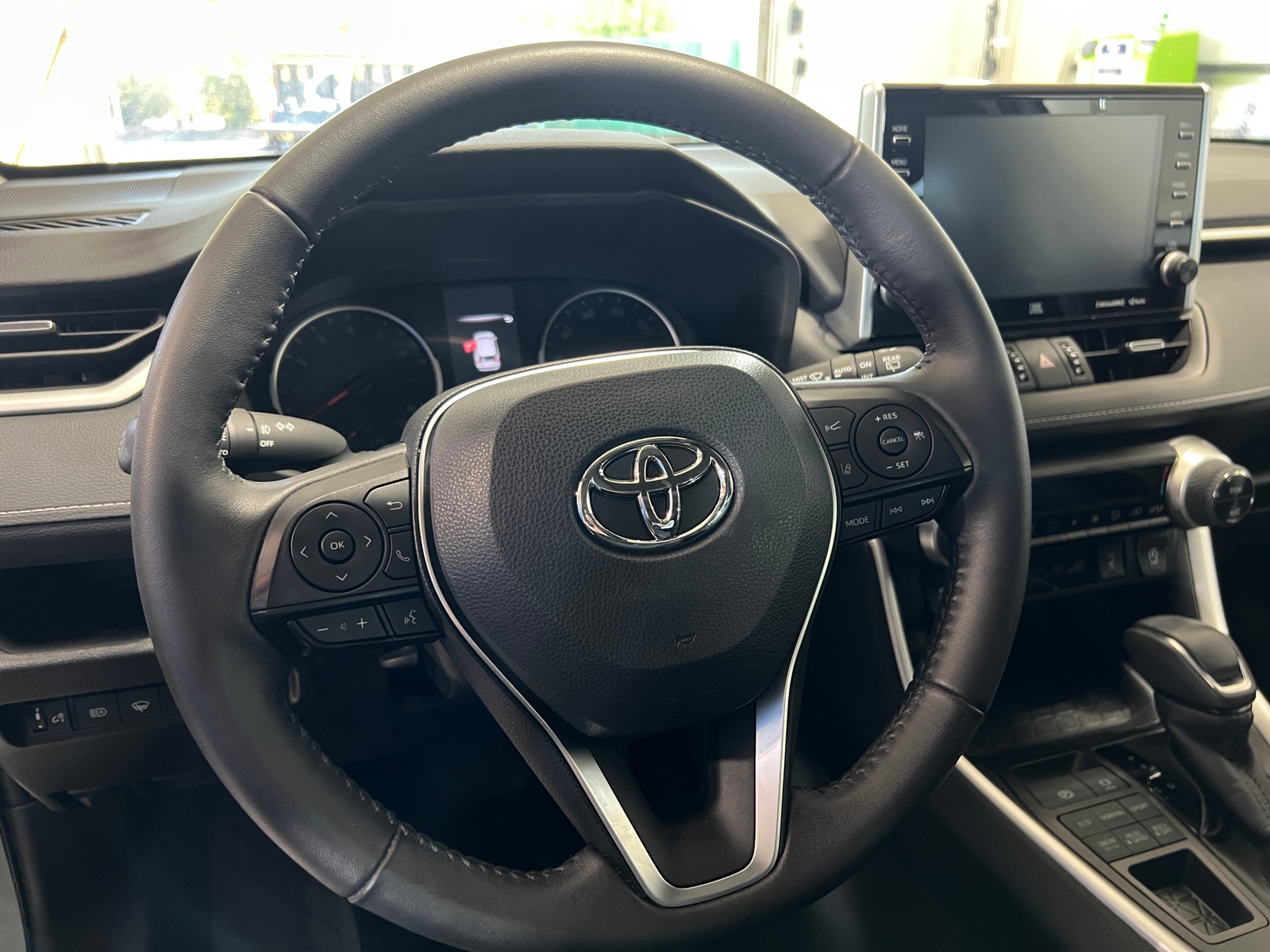 Thumbnail: 2022 Toyota RAV4 - 4