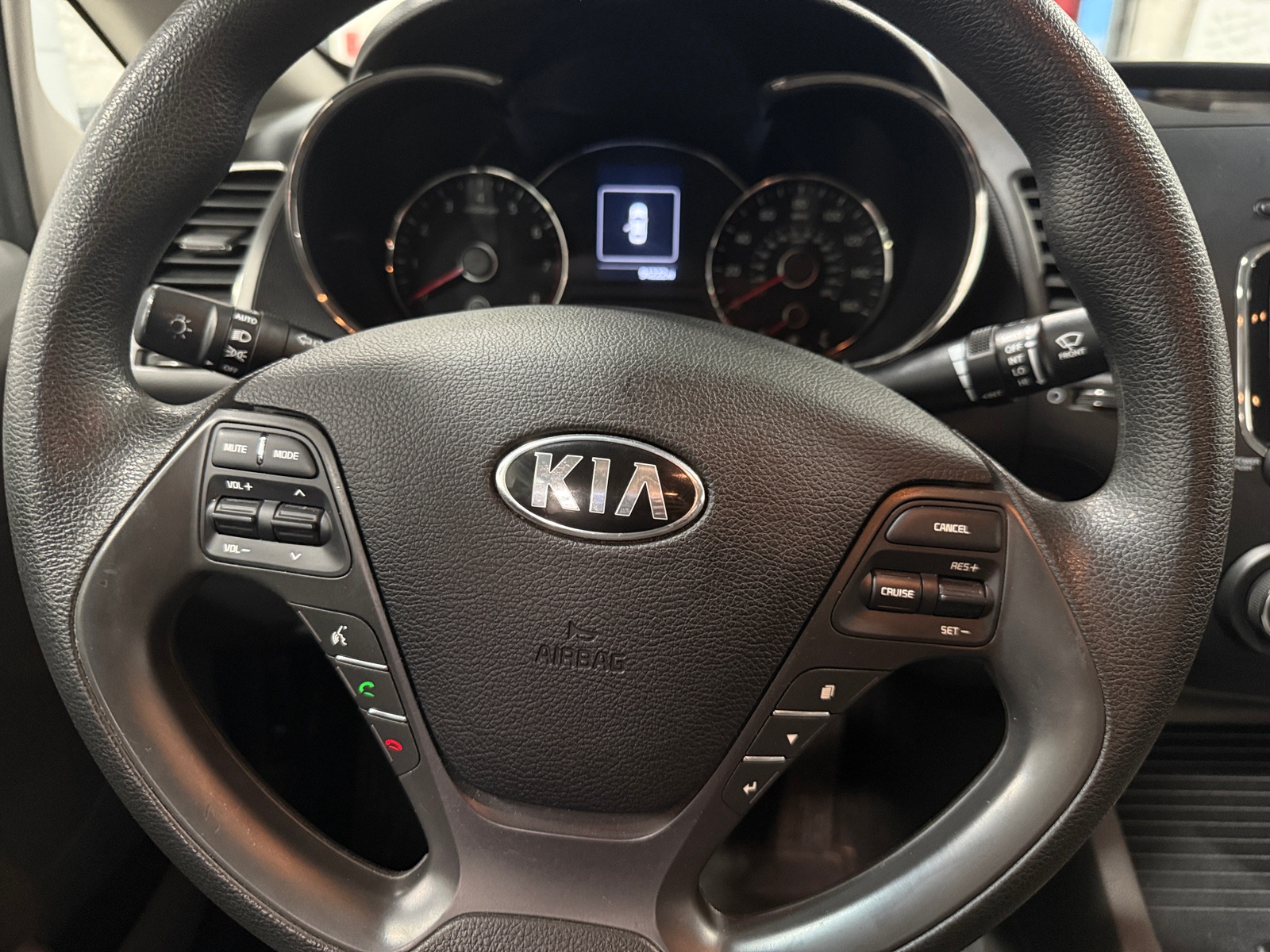Thumbnail: 2017 Kia Forte - 5