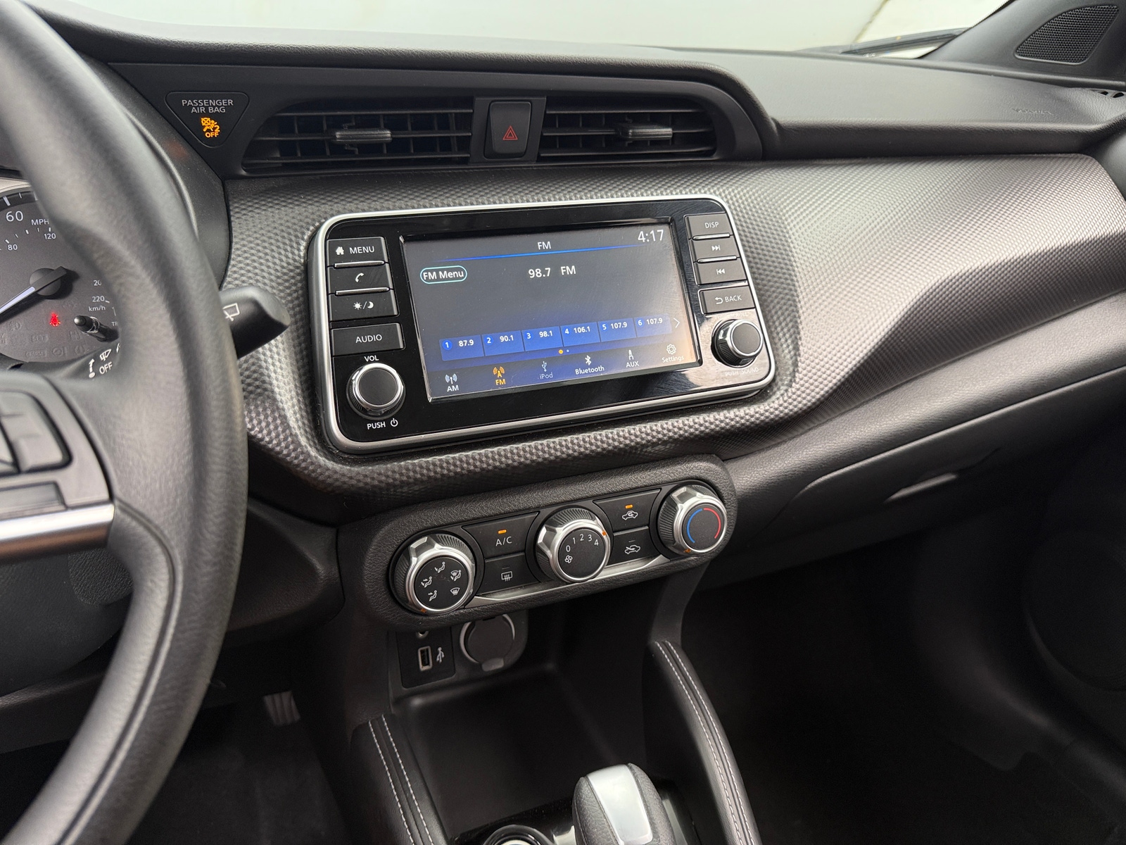 Thumbnail: 2018 Nissan Kicks - 4